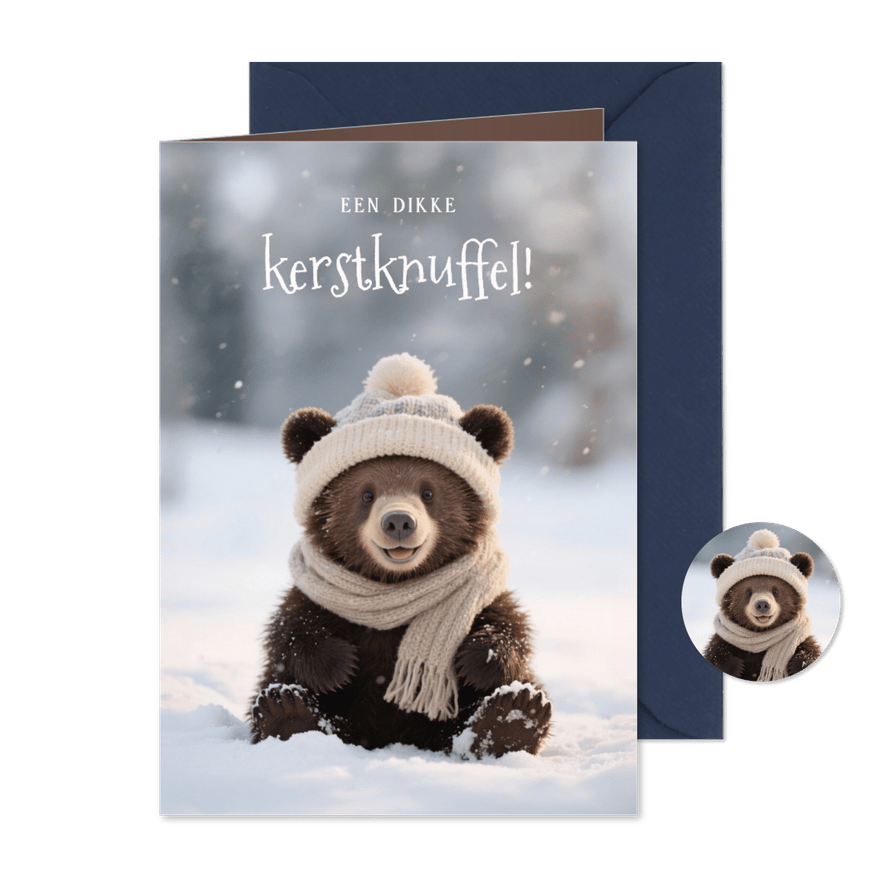 Lief kerstkaartje met schattig beertje dikke kerstknuffel - Kaartimpressie