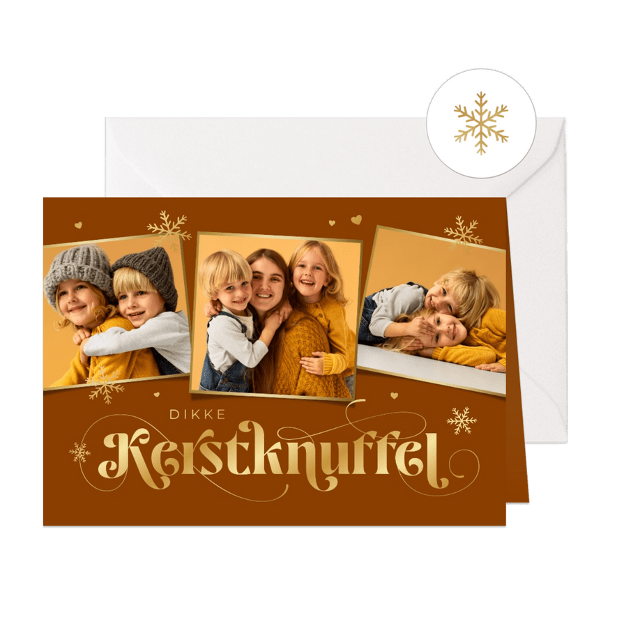 Liefdevol kerstkaart dikke kerstknuffel sneeuw hartjes foto - Kaartimpressie