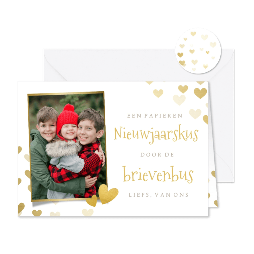 Liefdevolle nieuwjaarskaart - kus door de brievenbus - Kaartimpressie