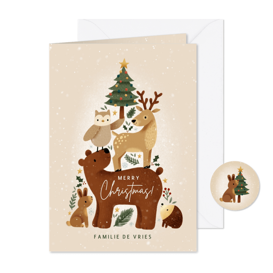 Lieve kerstkaart met bosdieren in kerstboom vorm en sneeuw - Kaartimpressie