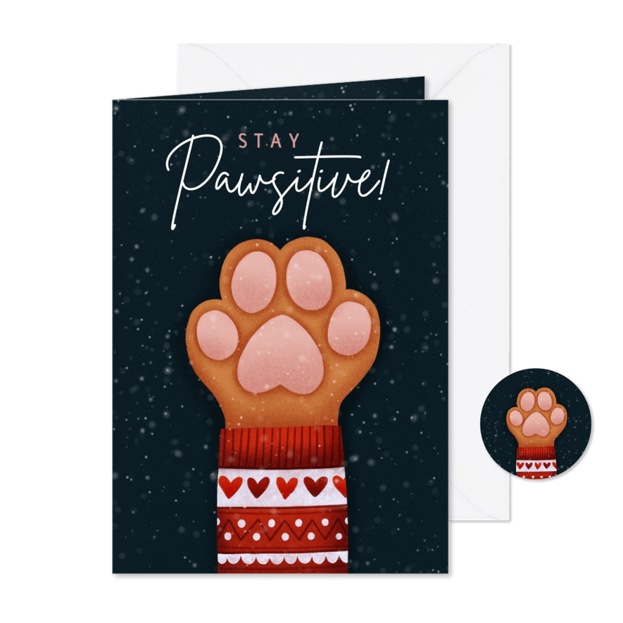 Lieve kerstkaart Stay Pawsitive met hondenpootje & kersttrui - Kaartimpressie