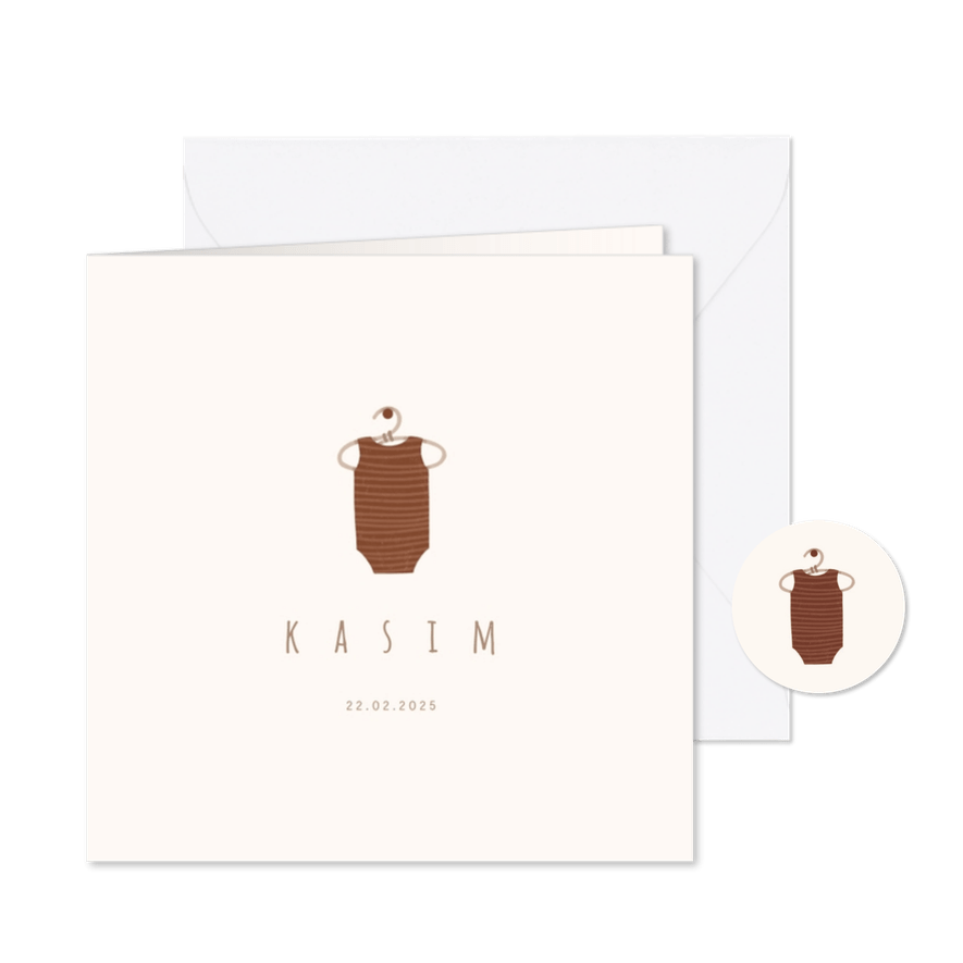 Minimalistisch geboortekaartje met rompertje  - Kaartimpressie