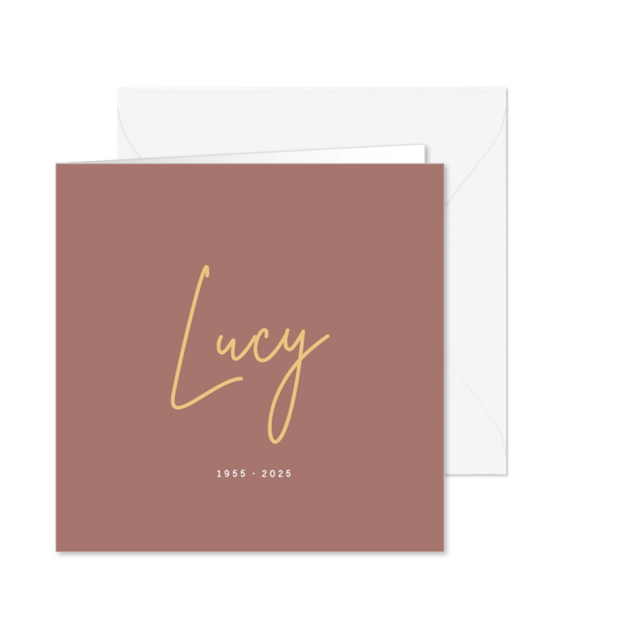 Minimalistische rouwkaart vrouw naam in het groot - Kaartimpressie