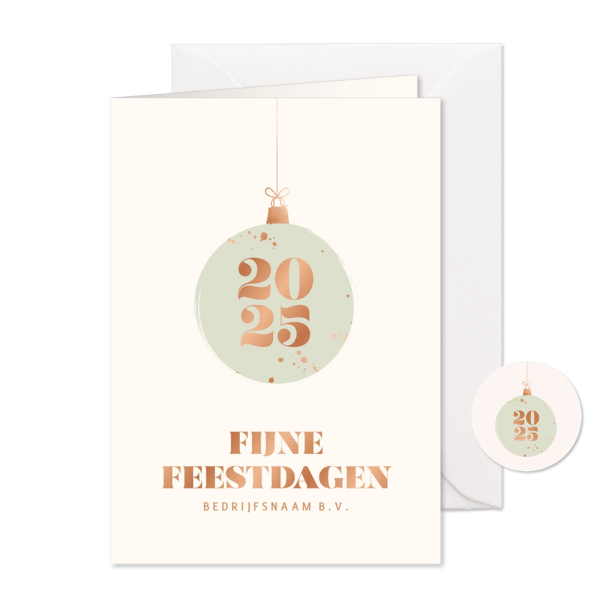 Minimalistische zakelijke kerstkaart met kerstbal en jaartal - Kaartimpressie