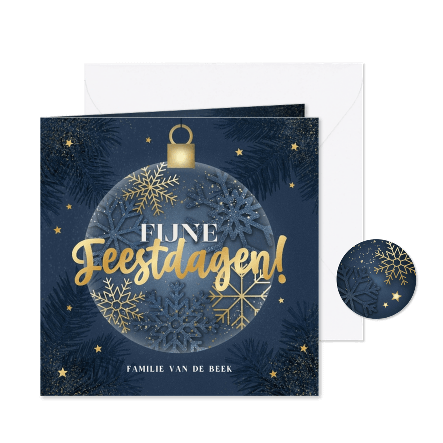 Moderne kerstkaart kerstbal dennentakken en sneeuwvlokken - Kaartimpressie
