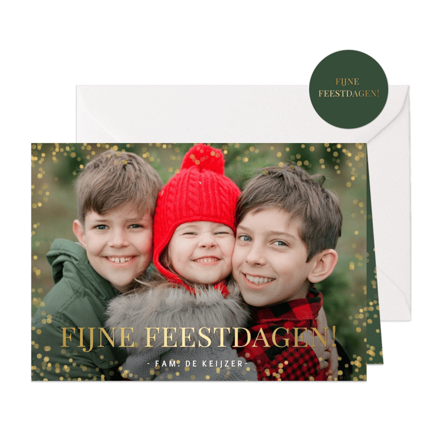 Moderne kerstkaart met eigen foto en goudlook confetti kader - Kaartimpressie