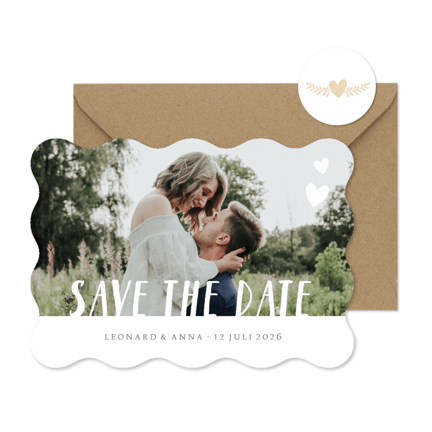Moderne Save the Date kaart met eigen foto en golfrand - Kaartimpressie