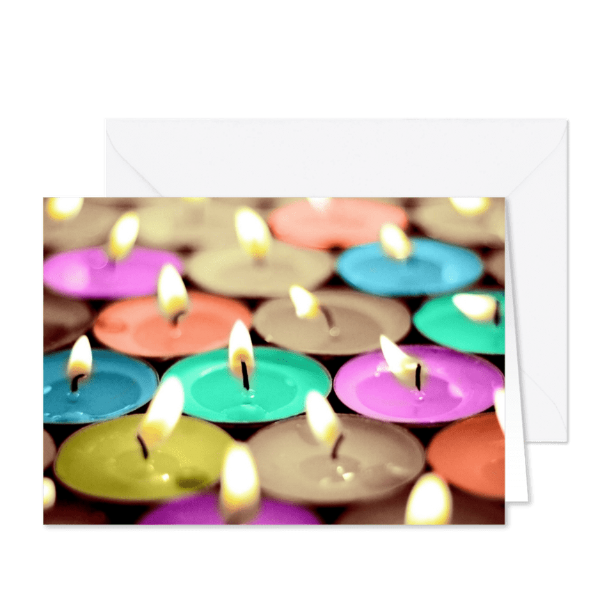 Mooie Kerstkaart met brandende kaarsjes . - Kaartimpressie