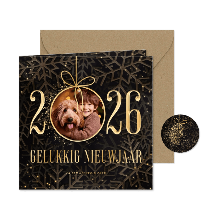 Nieuwjaarskaart 2026 met foto kerstbal en sneeuwvlokken - Kaartimpressie