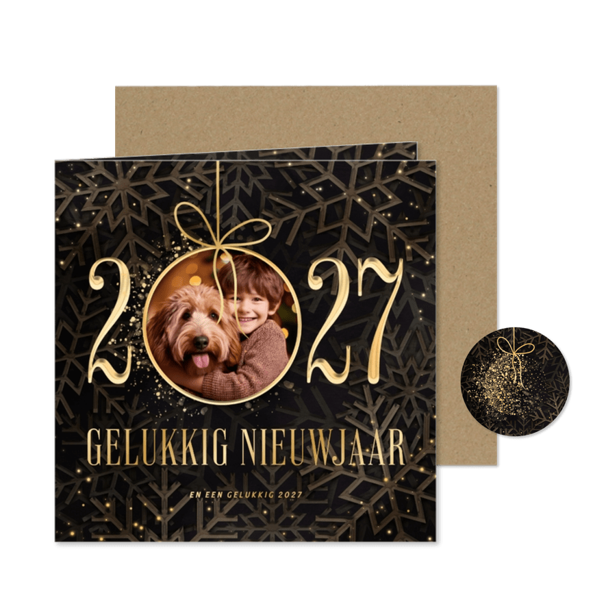 Nieuwjaarskaart 2027 met foto kerstbal en sneeuwvlokken - Kaartimpressie