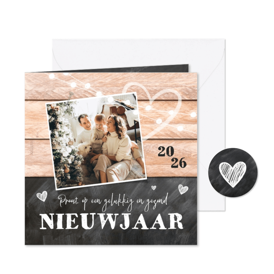 Nieuwjaarskaart hout krijtbord hartjes lampjes foto - Kaartimpressie