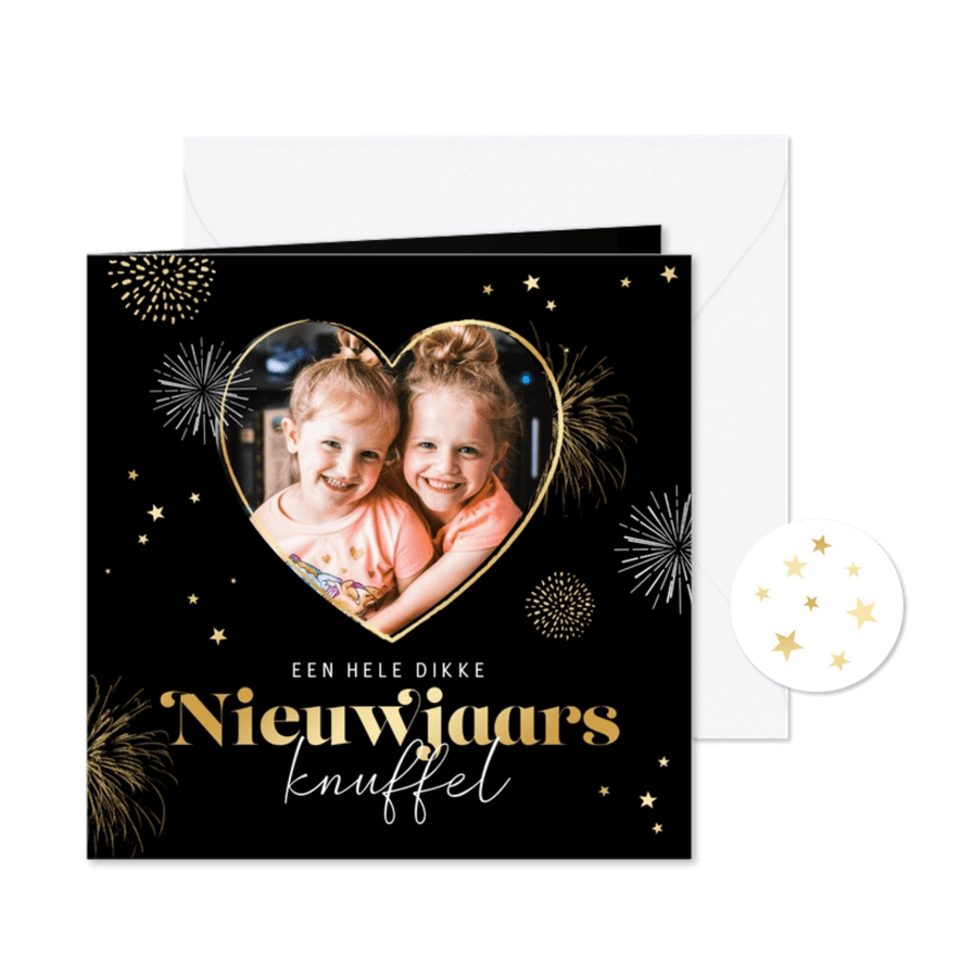 Nieuwjaarskaart liefdevol vuurwerk knuffel goud sterren - Kaartimpressie