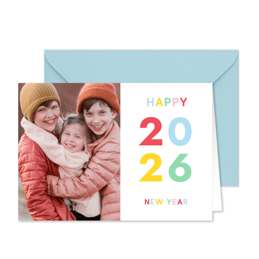 Nieuwjaarskaart met 2026 in vrolijke kleuren en eigen foto - Kaartimpressie