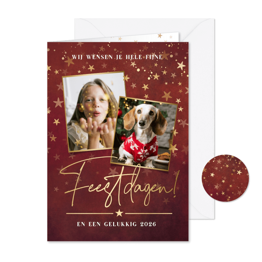 Rode kerstkaart met gouden sterretjes en 2 eigen foto's - Kaartimpressie