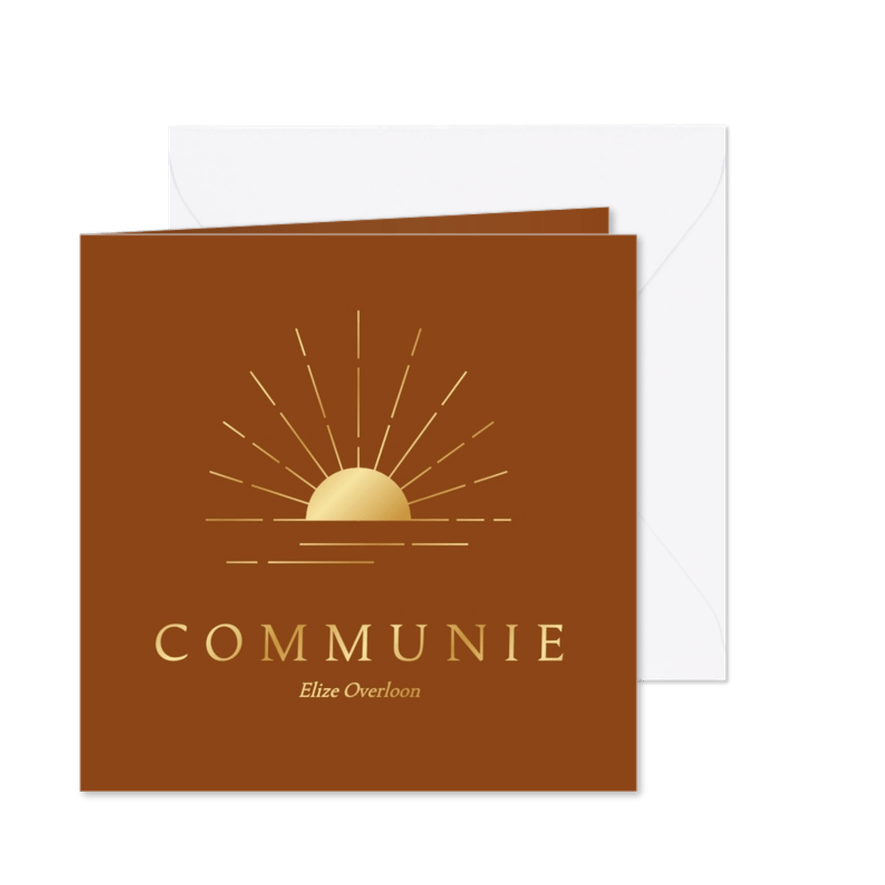 Roestkleurig communiekaartje met zon in goudfolie - Kaartimpressie