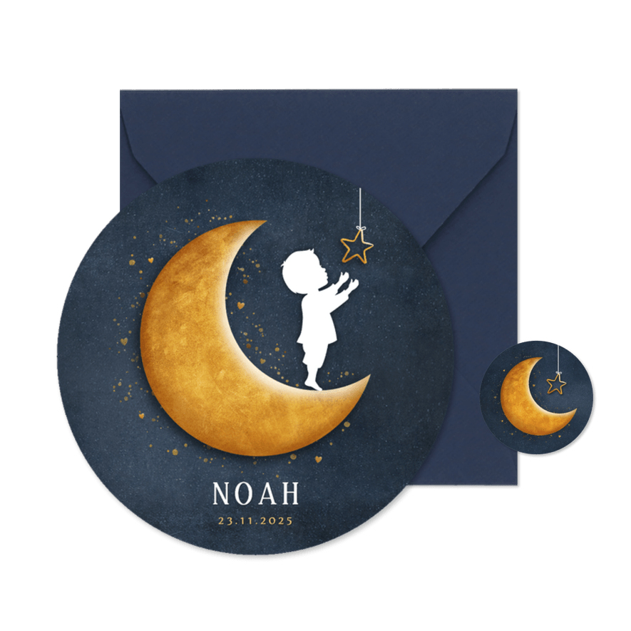 Rond geboortekaartje met silhouet van jongen op een maan - Kaartimpressie