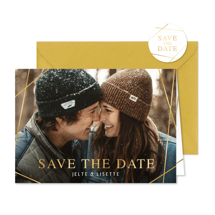 Save the Date kaart met eigen foto en gouden schuine lijnen  - Kaartimpressie