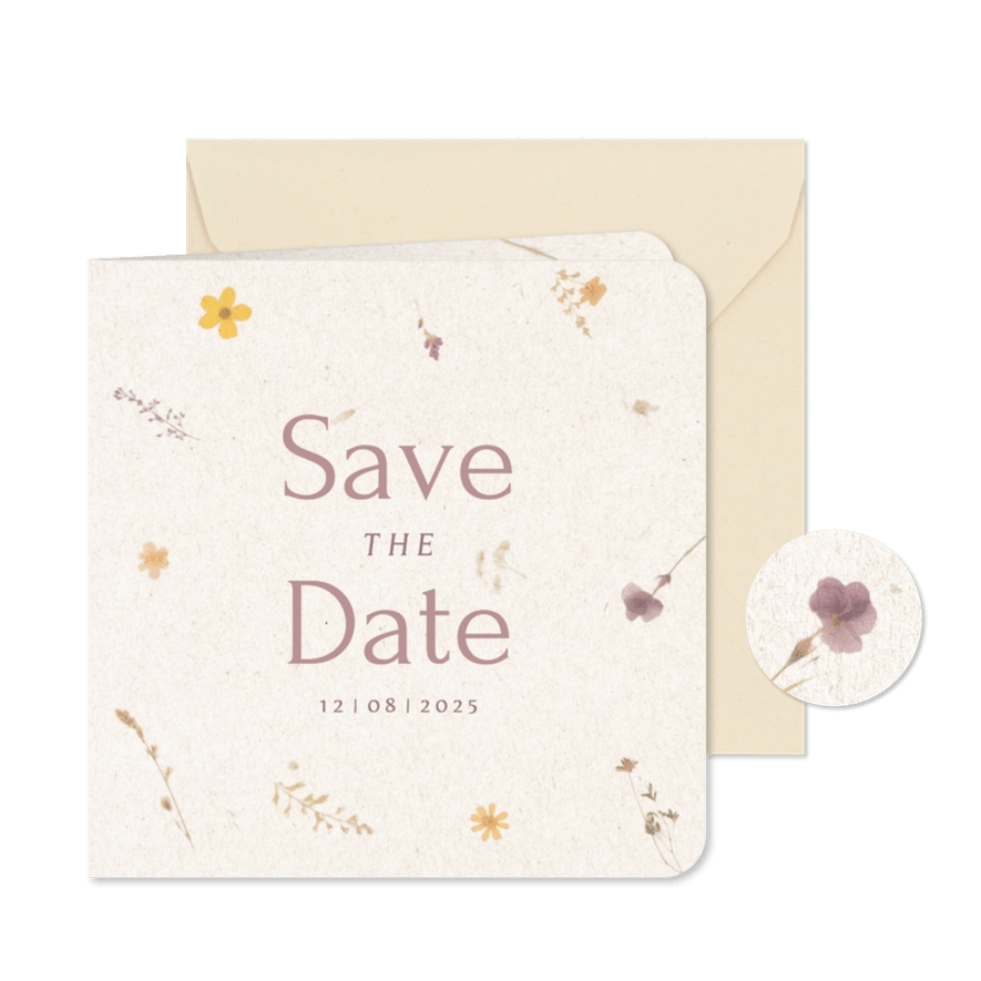 Save the date kaart met geperste bloemen en papier textuur - Kaartimpressie