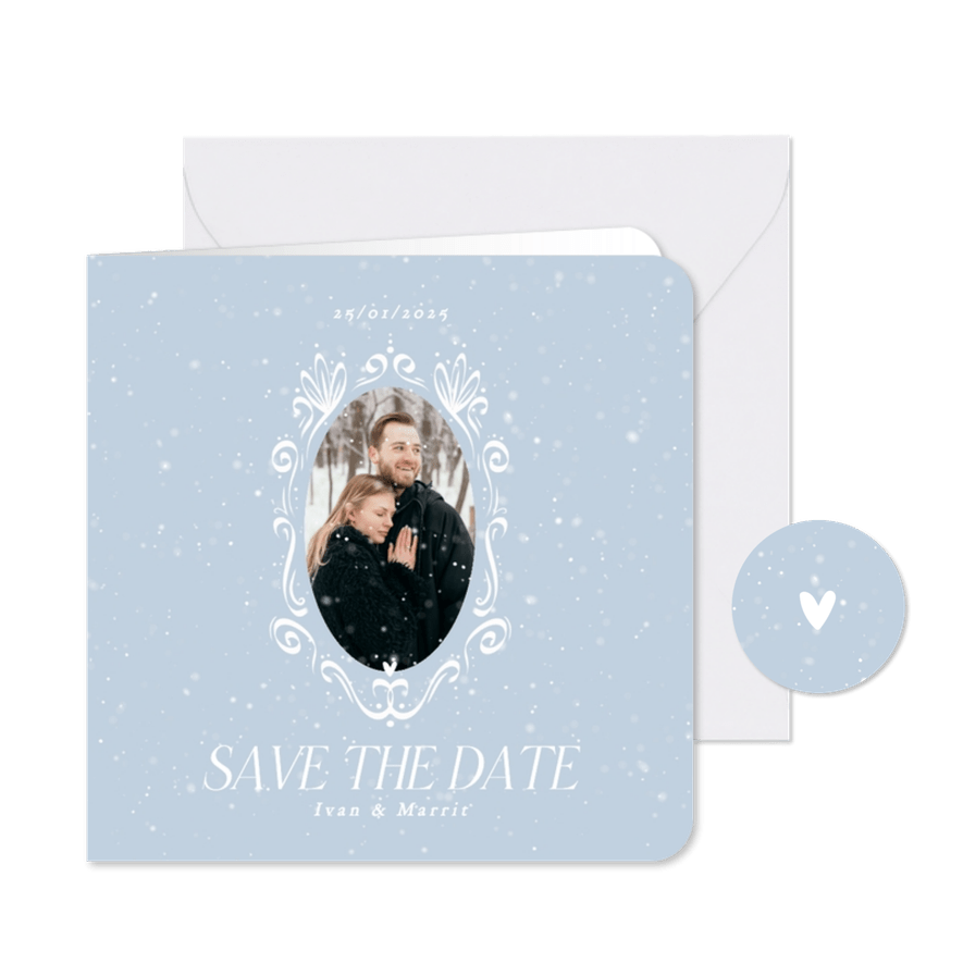 Save the date kaart winters lichtblauw met foto - Kaartimpressie