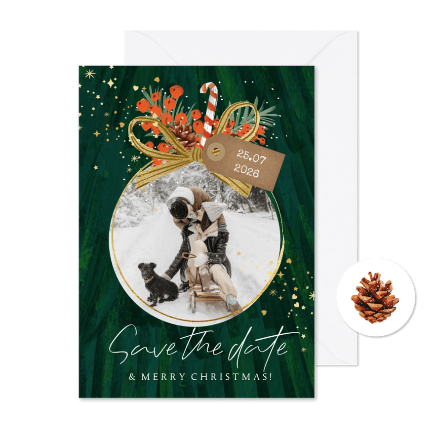 Save the date kerst foto kerstbal sterren goud - Kaartimpressie