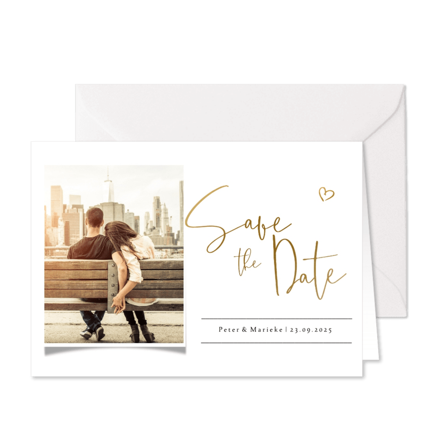 Save the datekaart met eigen foto en gouden tekst en hartje - Kaartimpressie