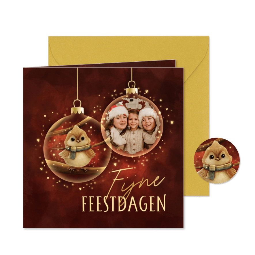 Sprankelende kerstkaart vogel in kerstbal fijne feestdagen - Kaartimpressie