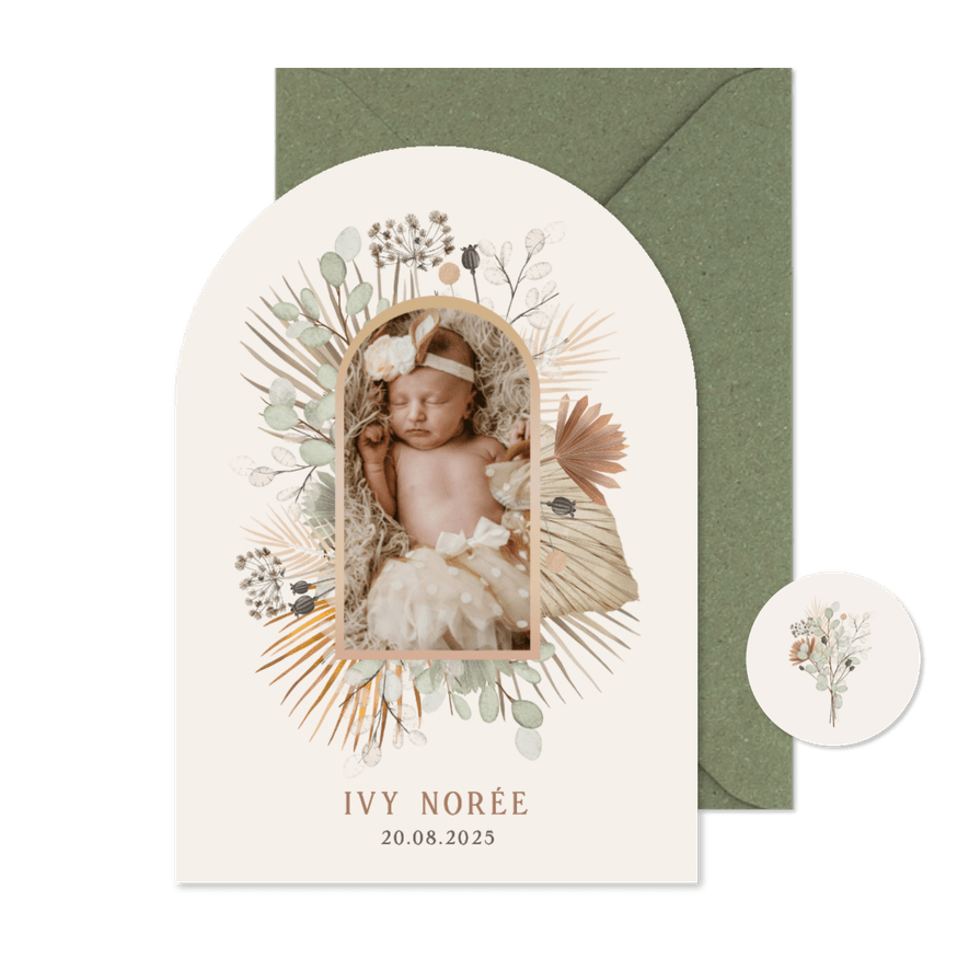 Stijlvol botanisch geboortekaartje natuurtinten met foto - Kaartimpressie