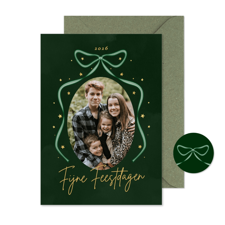 Stijlvolle foto kerstkaart met strik en gouden sterren - Kaartimpressie