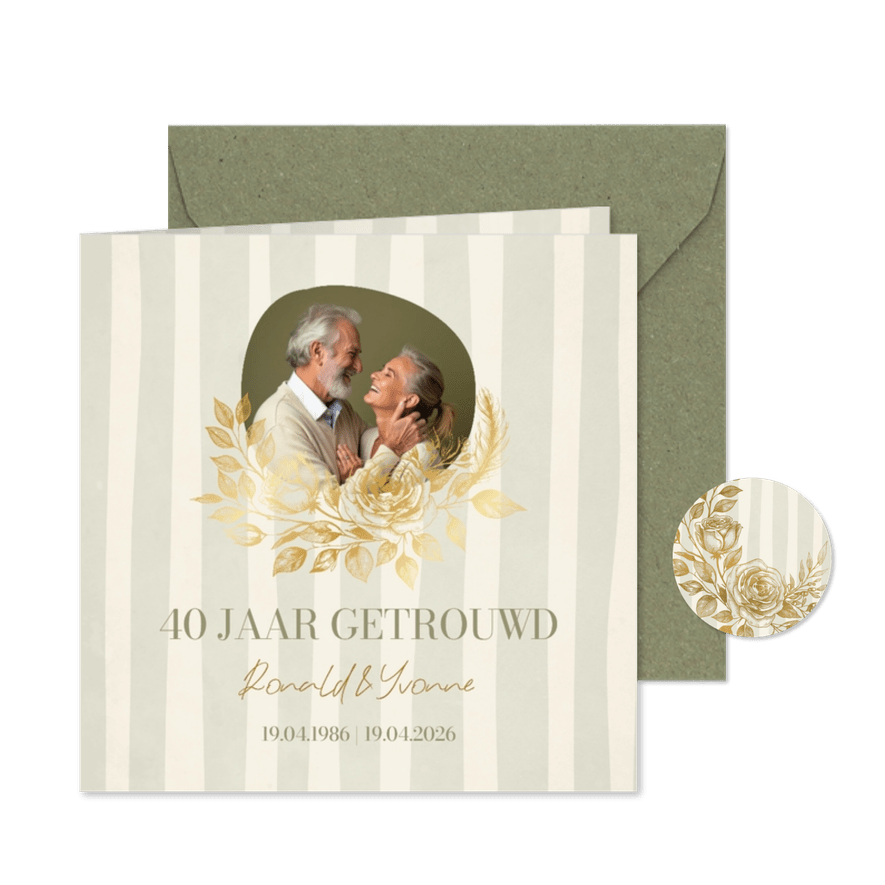 Stijlvolle jubileumkaart met foto en gouden bloemen - Kaartimpressie