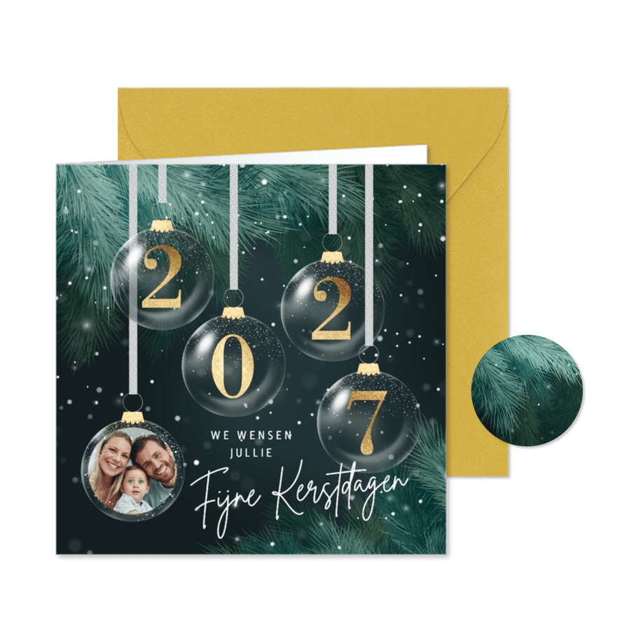 Stijlvolle kerstkaart 2027 kerstballen en foto - Kaartimpressie