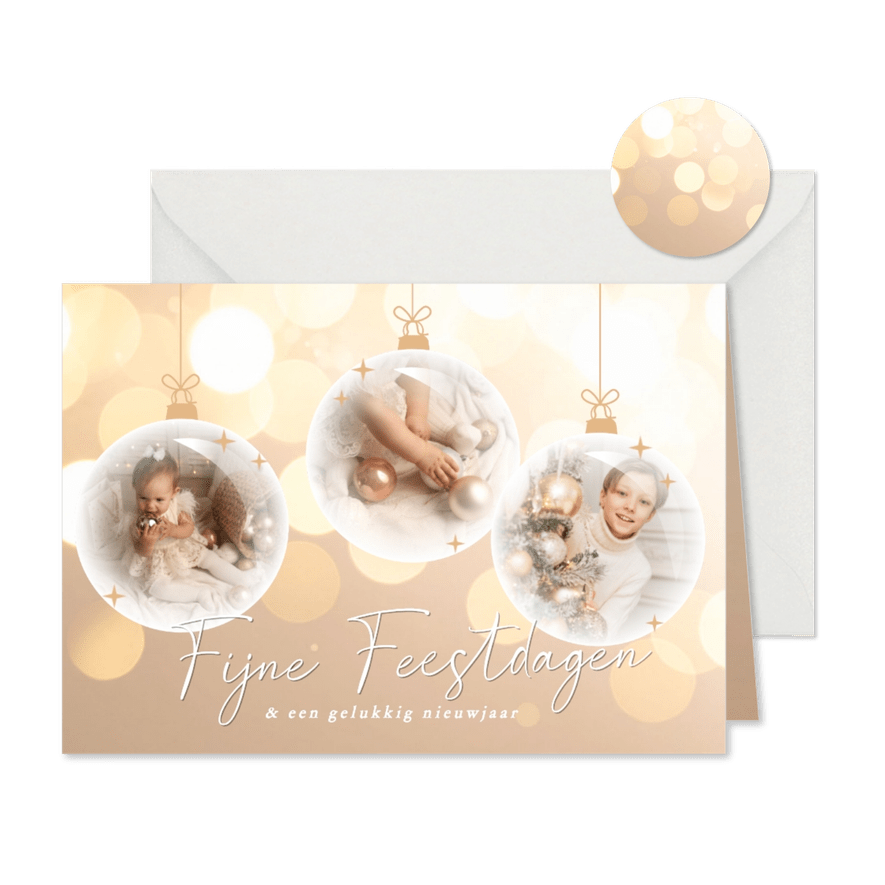 Stijlvolle kerstkaart met fotocollage kerstballen goud - Kaartimpressie