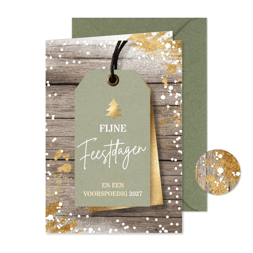 Stijlvolle kerstkaart met groen label op hout - Kaartimpressie