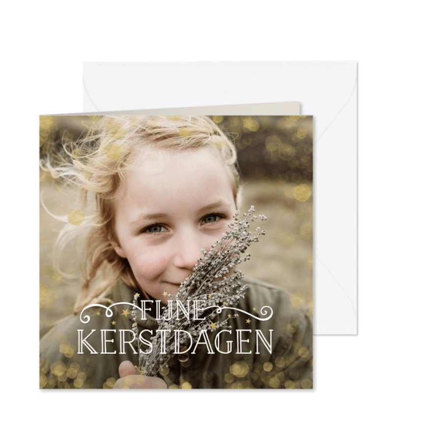 Stijlvolle kerstkaart met grote foto en gouden confetti  - Kaartimpressie
