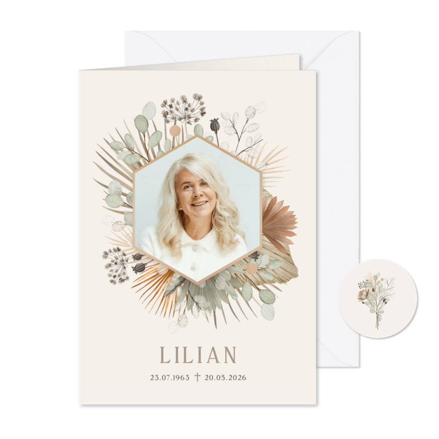 Stijlvolle rouwkaart met droogbloemen en eigen foto - Kaartimpressie