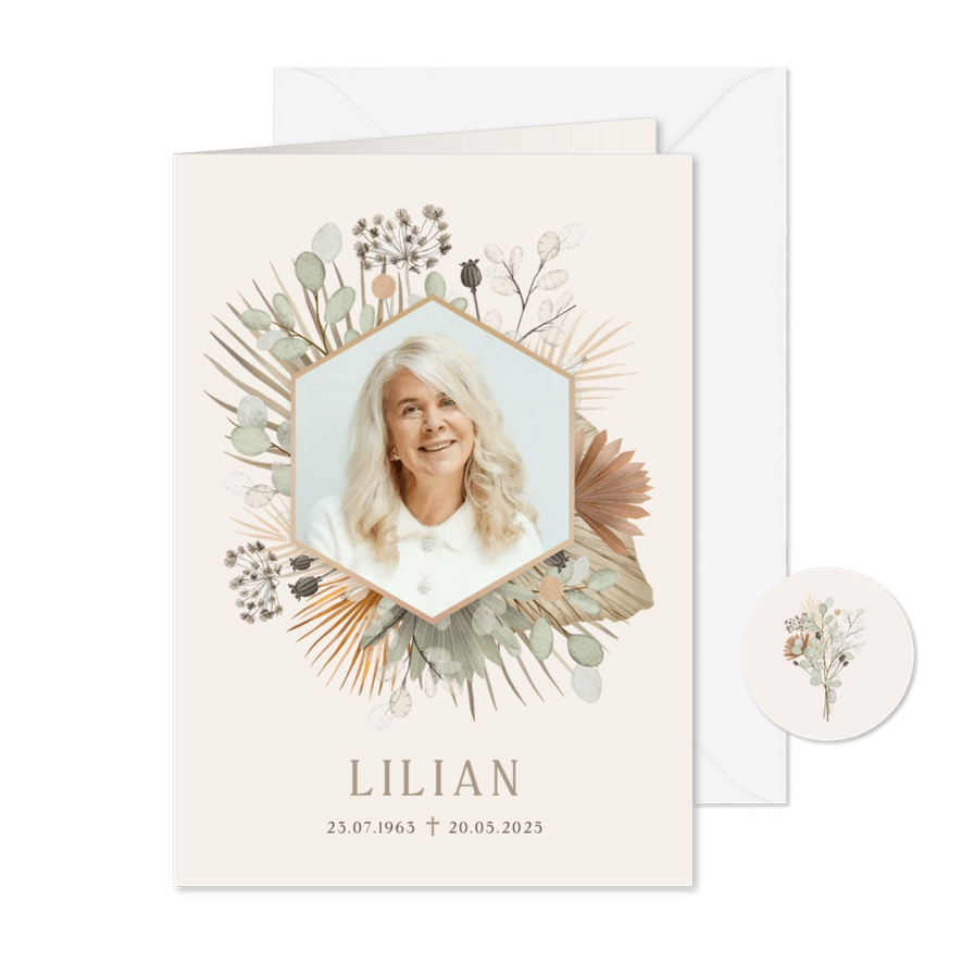 Stijlvolle rouwkaart met droogbloemen en eigen foto - Kaartimpressie