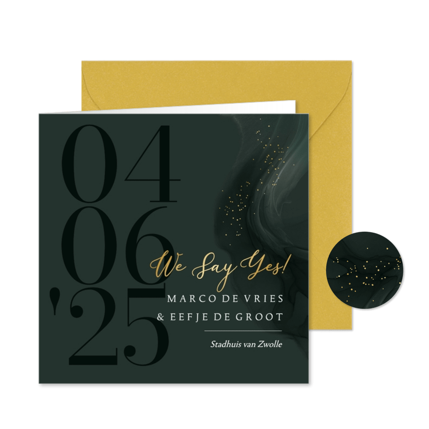 Stijlvolle trouwkaart soft watercolor groen spetters goud - Kaartimpressie