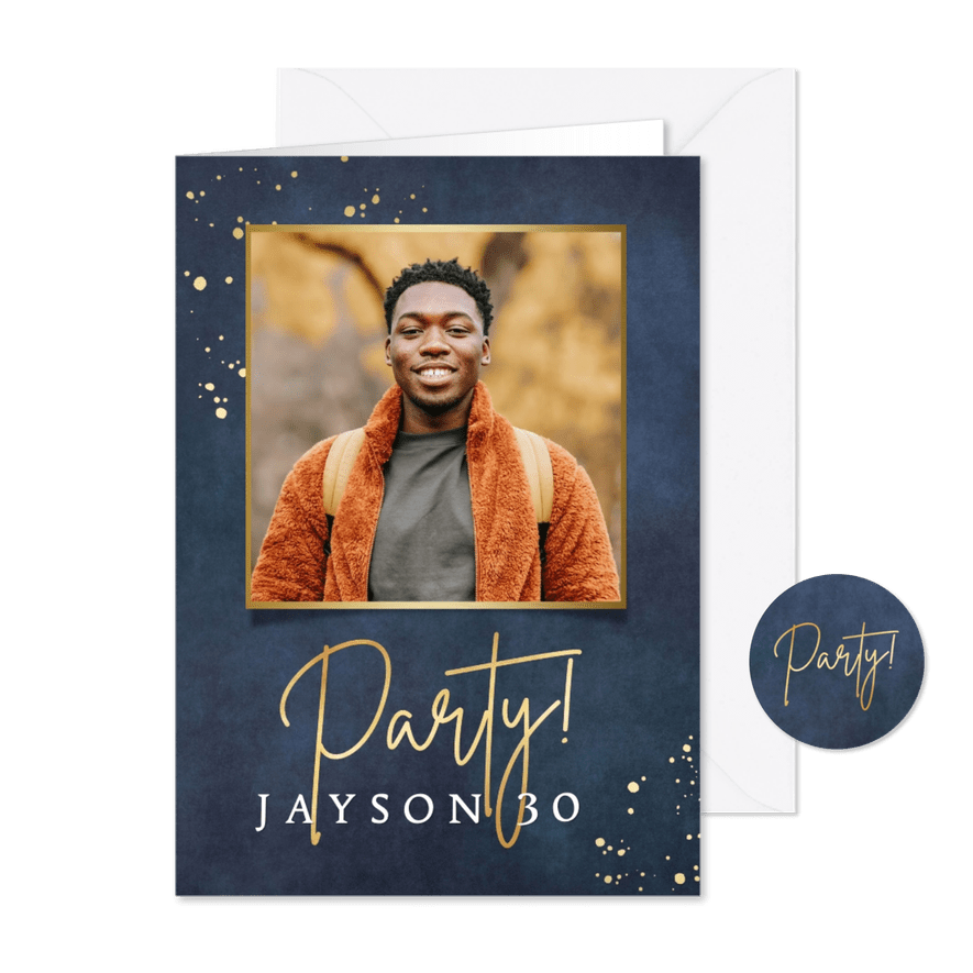 Stijlvolle uitnodiging verjaardags man met foto en spetters - Kaartimpressie
