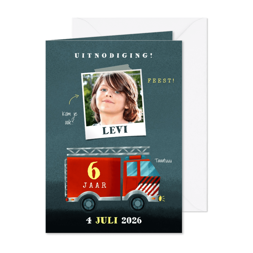 Stoer kinderfeestje kaart jongen met brandweerauto en foto - Kaartimpressie