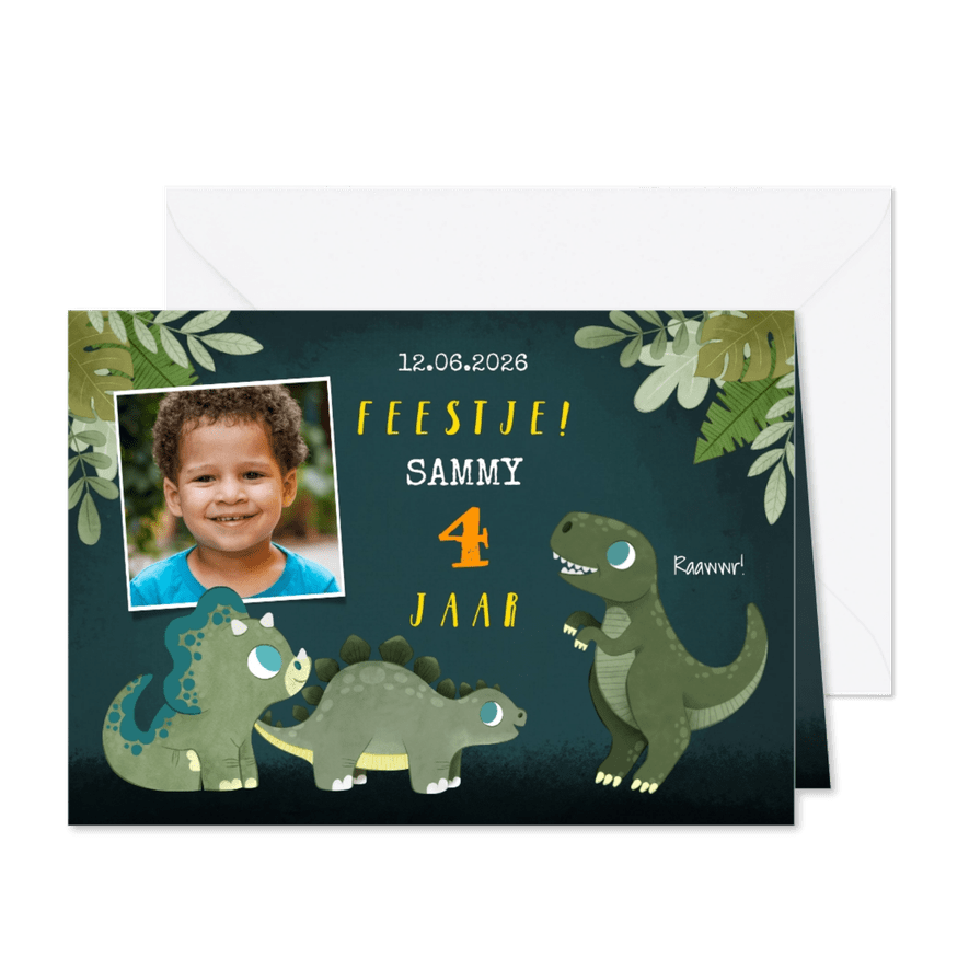Stoere kinderfeestje uitnodiging met dino's, jungle en foto - Kaartimpressie