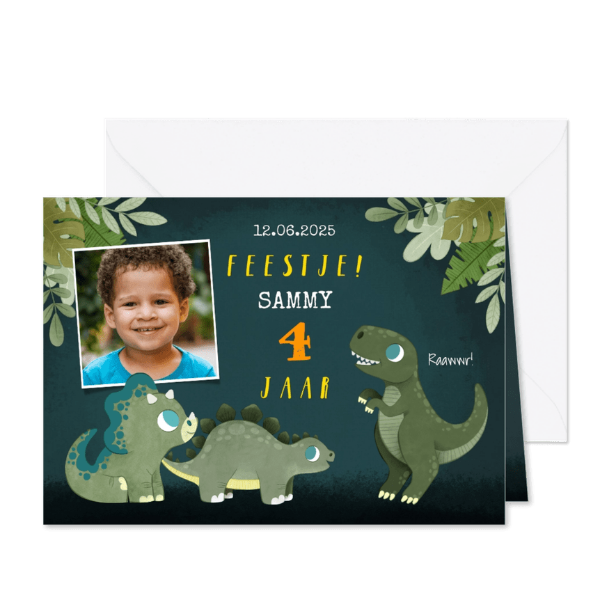 Stoere kinderfeestje uitnodiging met dino's, jungle en foto - Kaartimpressie