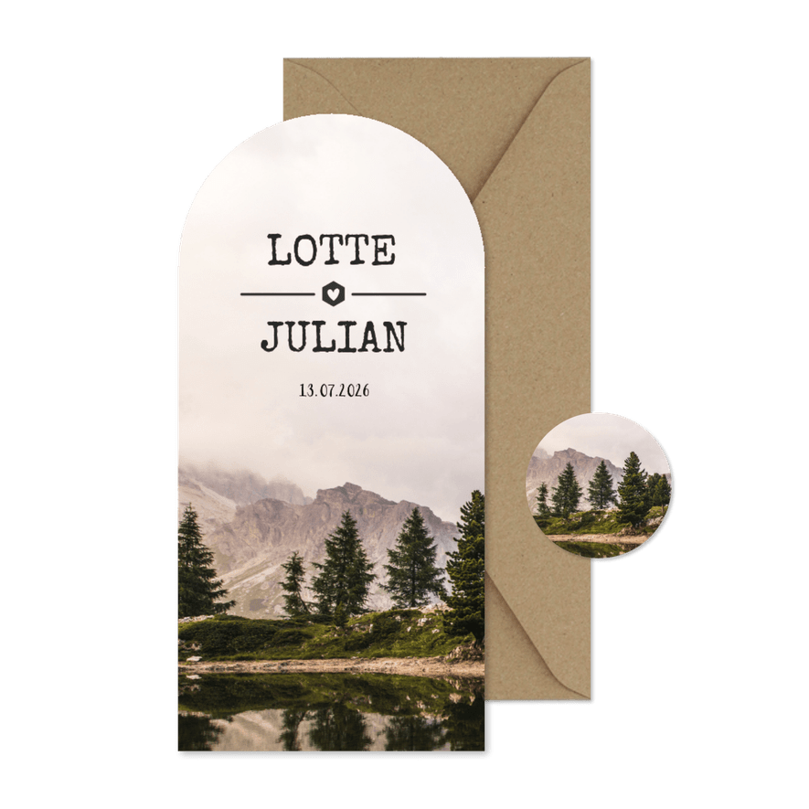 Stoere trouwkaart met natuur foto bergen en namen - Kaartimpressie