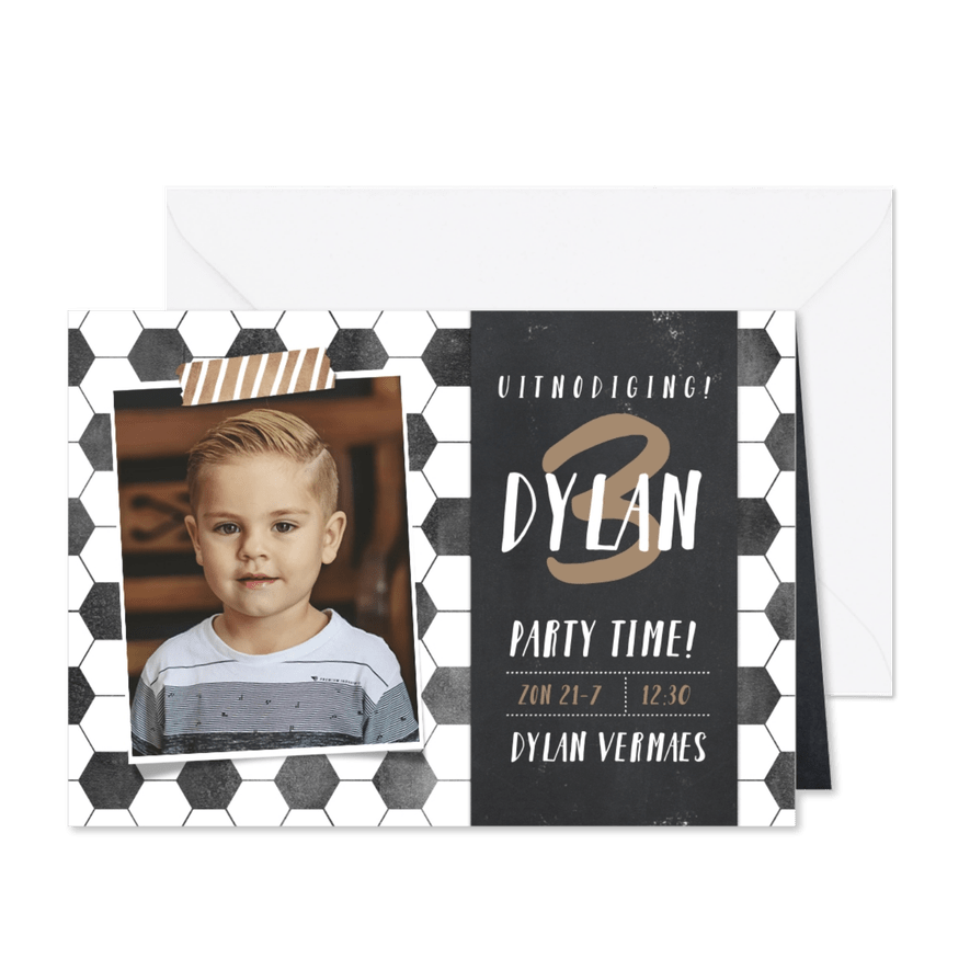 Stoere uitnodiging kinderverjaardag met thema voetbal - Kaartimpressie
