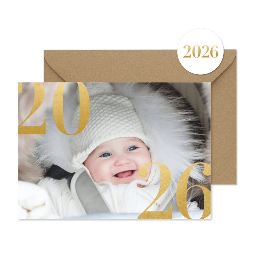 Trendy nieuwjaarskaart met grote foto en gouden 2026 - Kaartimpressie