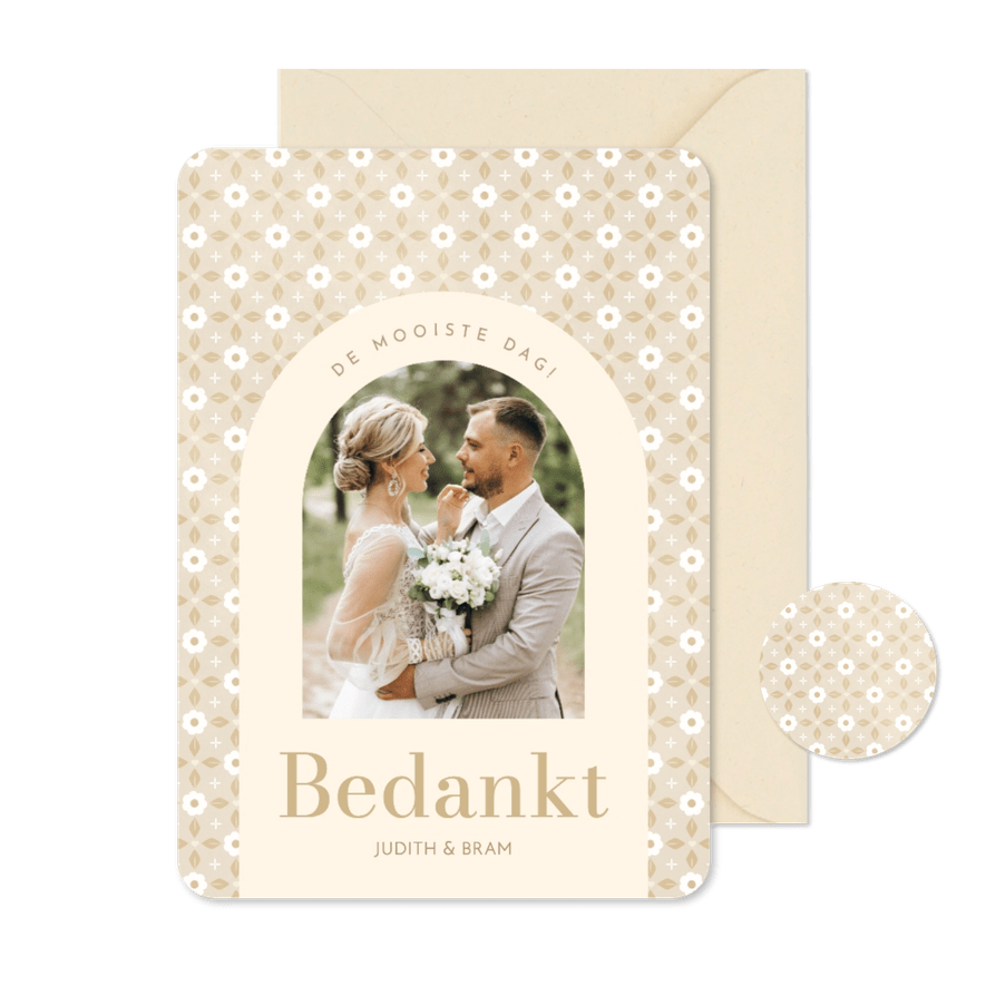 Trouwkaart bedankt met beige boho patroon en foto - Kaartimpressie