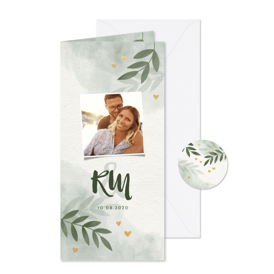 Trouwkaart foto takjes gouden hartjes en waterverf groen - Kaartimpressie