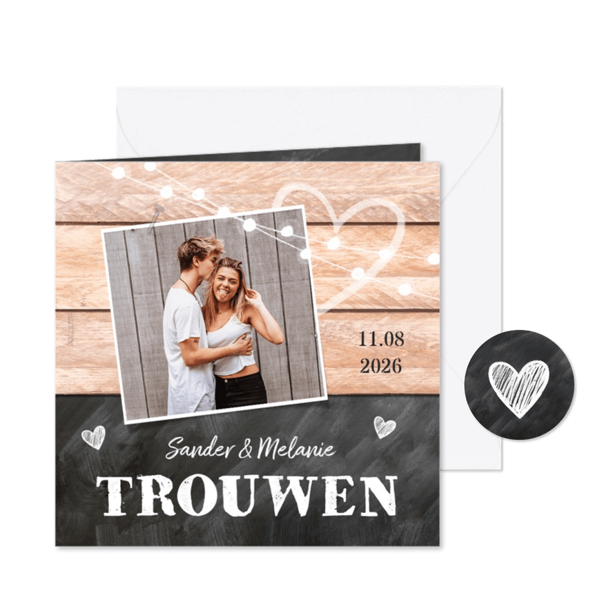 Trouwkaart hip hout krijtbord foto lampjes - Kaartimpressie