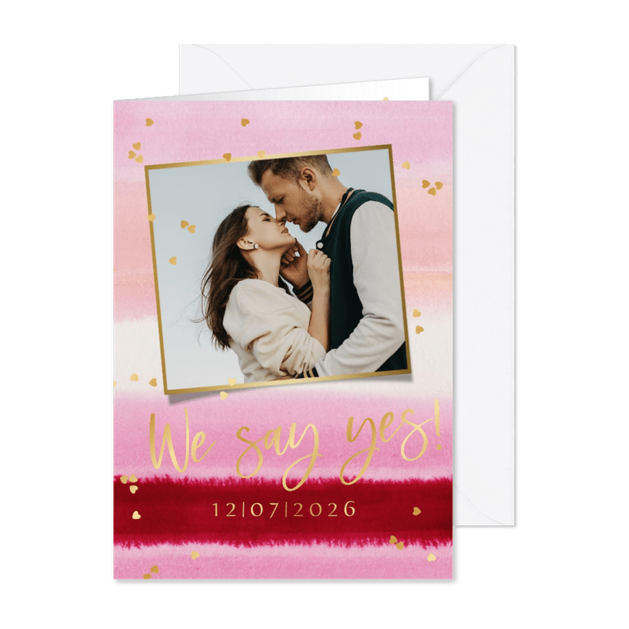 Trouwkaart kleurrijke watercolour dipdye goud hartjes foto - Kaartimpressie