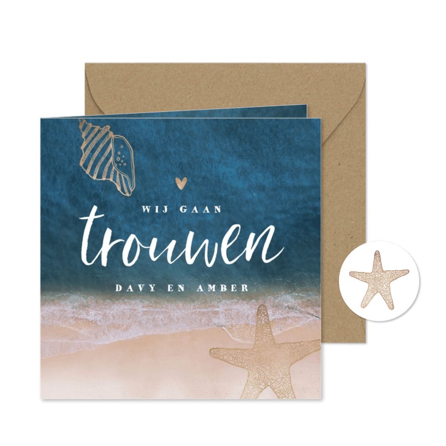Trouwkaart strand zee goud typografie - Kaartimpressie