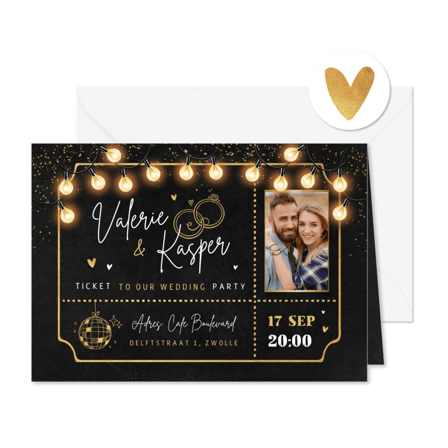 Trouwkaart uitnodiging ticket lampjes krijtbord foto goud - Kaartimpressie