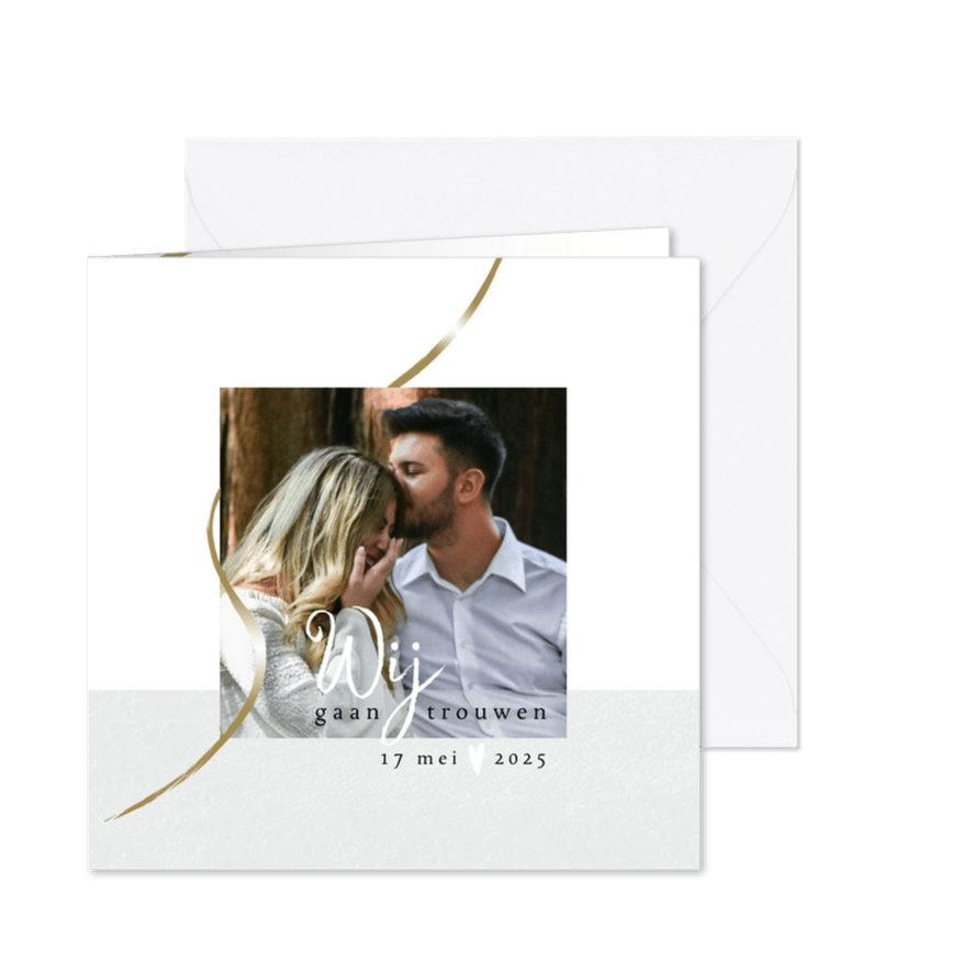 Trouwkaart, wit met foto en goudkleurige slinger - Kaartimpressie